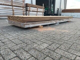 Ca. 80x Guyana Teak Vlonderplanken Geschaafd Gevingerlast, 27x70mm, le
